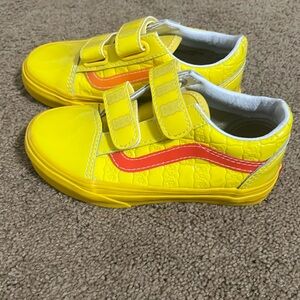 11.5 kids haribo vans